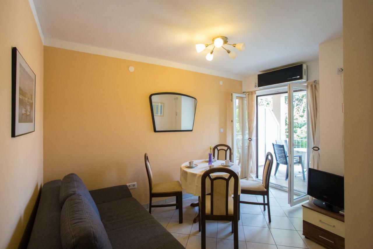 Apartment Smuljic Vrboska Exterior photo