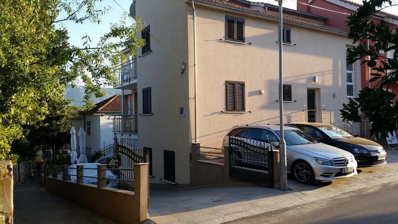 Apartment Smuljic Vrboska Exterior photo